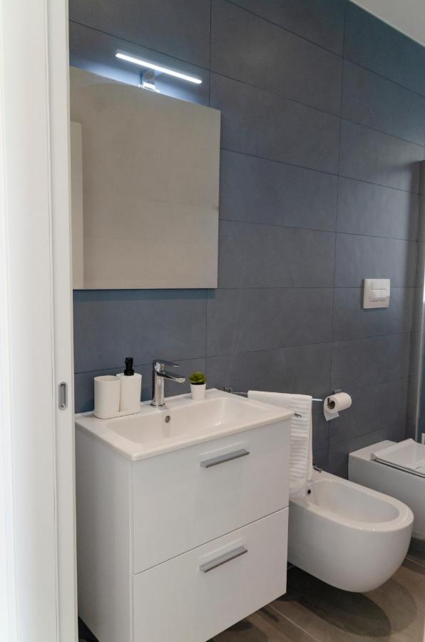 Apartament Apulialux - Exclusive And Modern City View, Private Parking Bari Zewnętrze zdjęcie